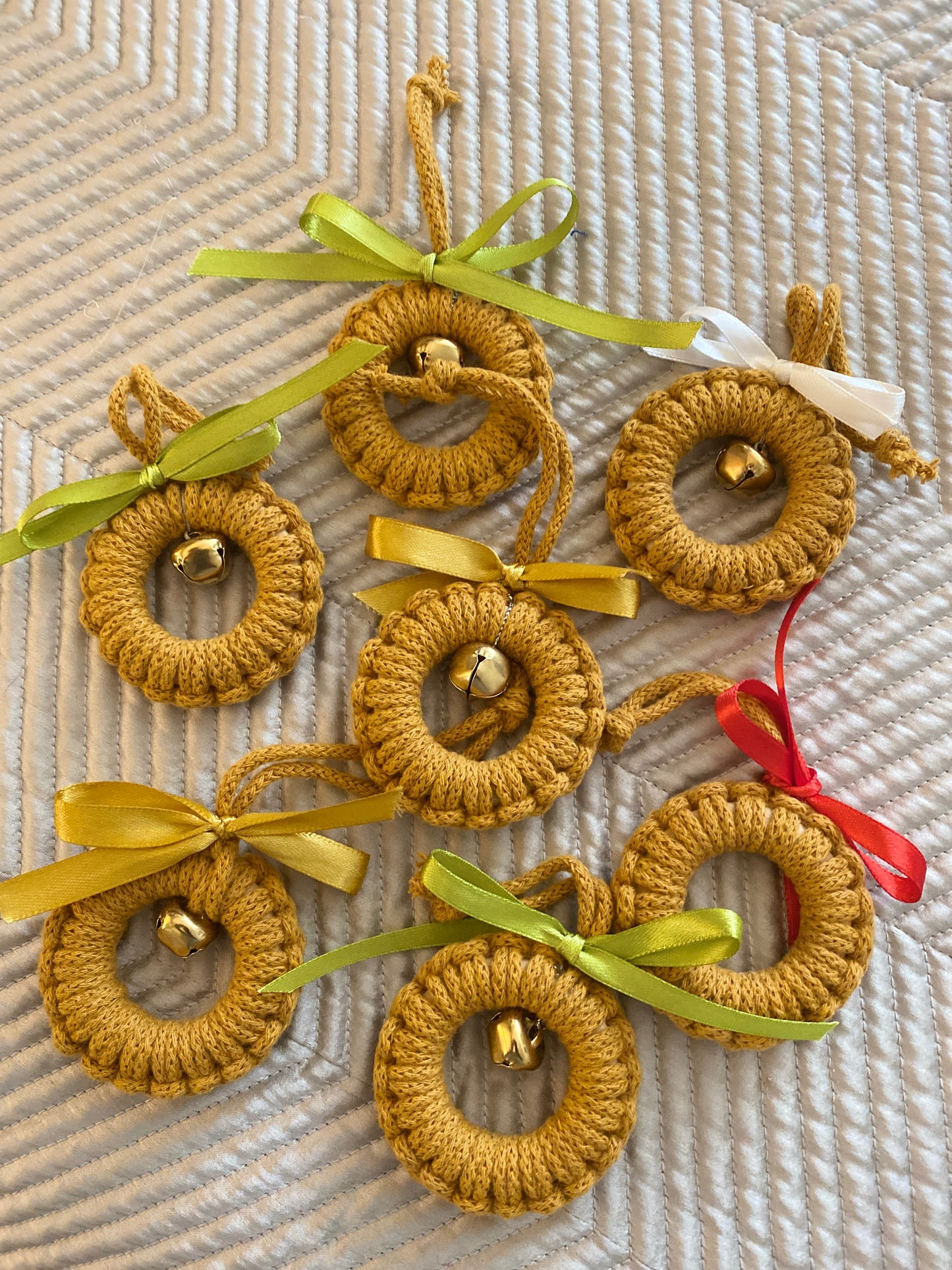 Tiny Christmas Wreaths